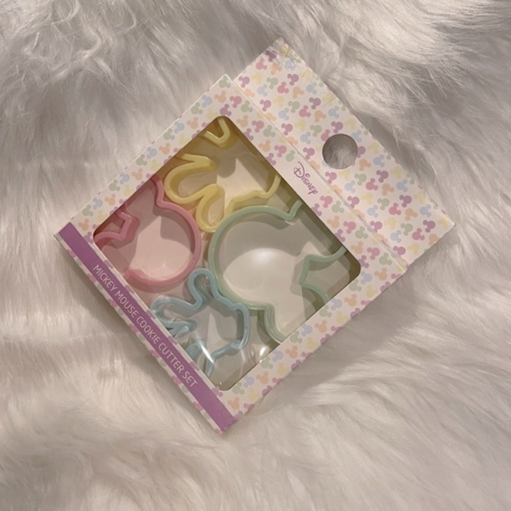 New Disney Mickey Mouse Cookie Cutter Baking Set 🍪